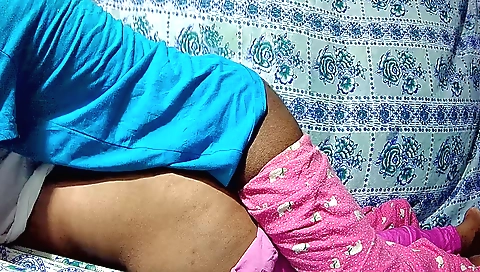 Amateurs bedroom porn with big boobs gril (18+) showing
