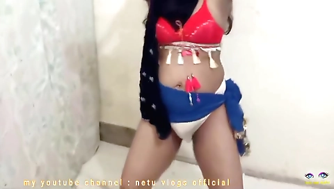 Indian solo dance with a lovely babe with a nice body