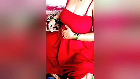 Indian solo video with a sexy and big boobs teen girl
