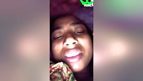 Indian amateur shows her sexy curves on the camera
