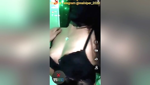Cute brunette shows off sexy body in solo web cam video