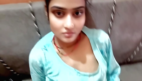 Indian amateur solo vid showing her big boobs and a dick