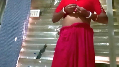 Indian girl gives a blowjob to a guy in this video