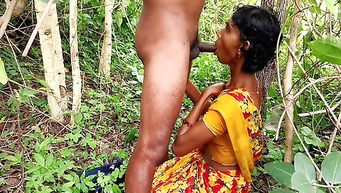 Amateur brunette gets fucked in the jungle outdoors