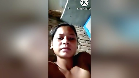 Cute teen in a hot amateur sex video on the webcams
