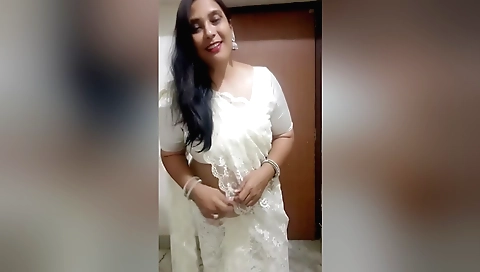 Indian girl in a black bikini is very lucky to be the girl in the sex