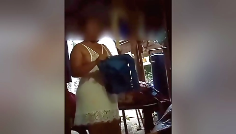 Amateur brunette flashes public delivery in front of the camera
