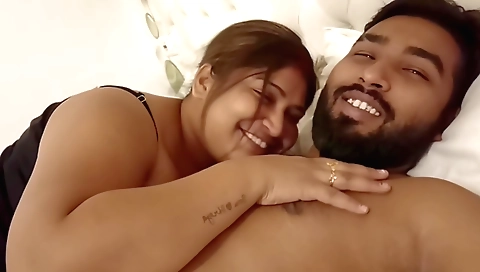Indian babe in sexy lingerie gets fucked in the pov