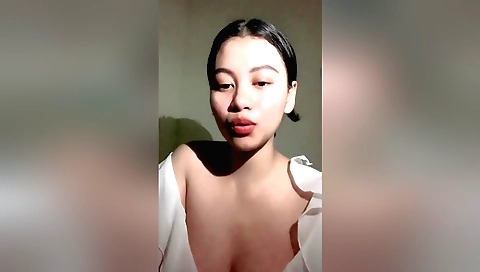 Indian teen masturbates and masturbates in her bedroom