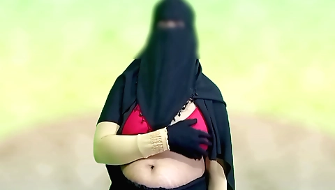 Indian super queen with big tits is making you love her