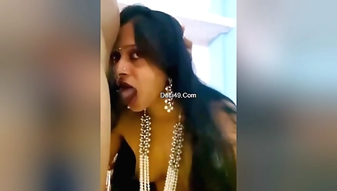Indian brunette bhabhi fucks in her mouth in amateur video