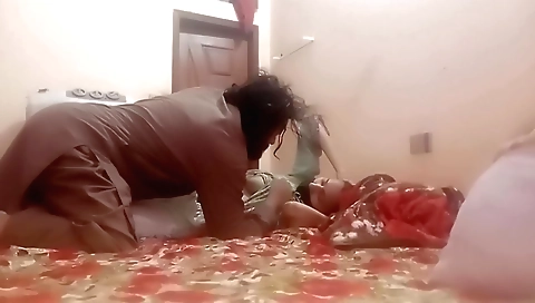 Amateur brunette fucks her asshole on top of the dud