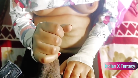 Indian couple makes homemade porn video with handjob