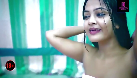 Indian chick with a big ass and big tits sucks and fucks