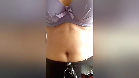 Indian beauty shows off her wonderful body in bedroom