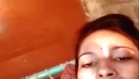 Amateur brunette is getting fucked in the webcam video