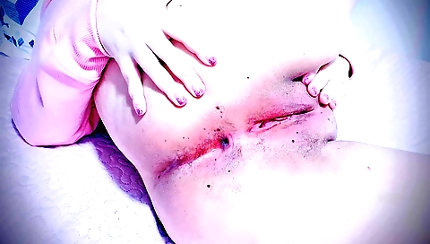 Indian amateur woman masturbates in front of window