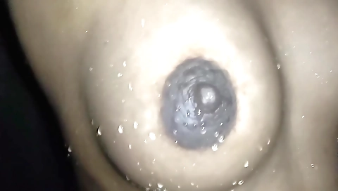 Indian amateur solo video shows a sexy girl masturbating