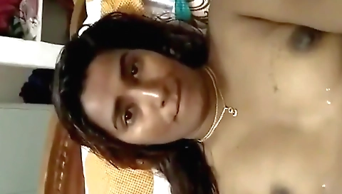 Indian beauty has fingering skills in a sexy solo video