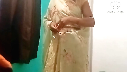 Indian step sister with shaved pussy and head on amateur porn video