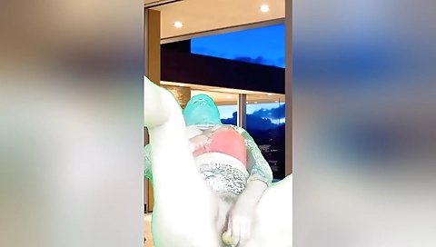 Indian hottie with a huge butt fucks herself in a solo video