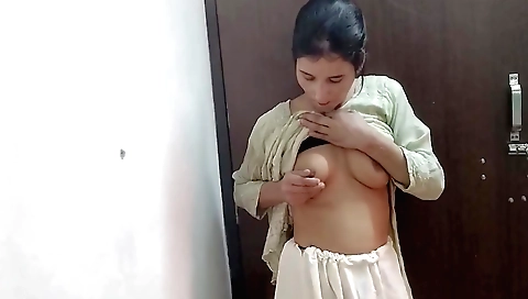 Indian solo female shows how to ride fanboy fanboy