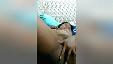 Slutty amateur pornstar fucks herself in a solo video