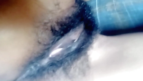 Indian girl with hairy pussy makes homemade porn video