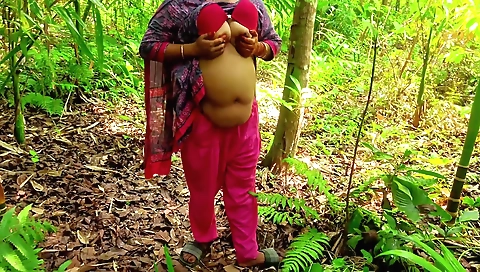 Chubby brunette girl has wild outdoor sex with a neighbor