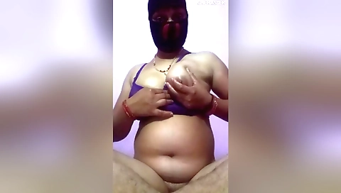 Indian girl with hairy pussy does solo porn with oil