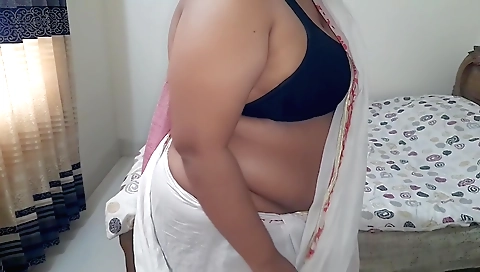 Indian husband fucked his wife at home in front of camera