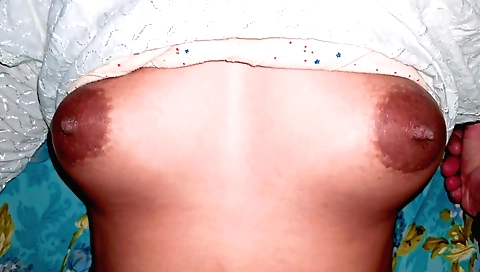 Red haired sex slut with big boobs fucks herself in hot video