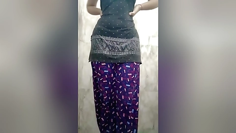 Hairy indian girl shows off her natural body on webcam