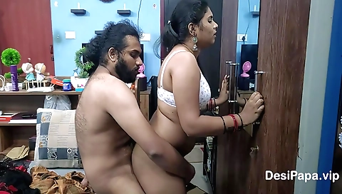 Indian pornstar with a big ass gets a deepthroating blowjob
