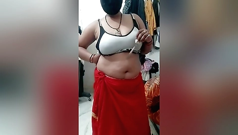 Indian girl with sexy big tits in amateur solo video