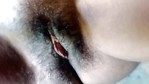 Teen 18+ girl in black blouse and ponytail masturbates