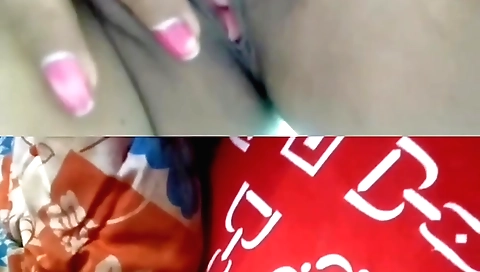 Indian cam teen gives solo video with her lips and mouth