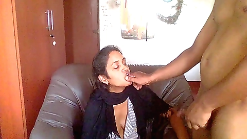 Deepthroat sucking a hot dick is a good way to work at my desk