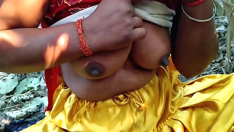 Amateur indian chick takes a shower and gets naked in the village
