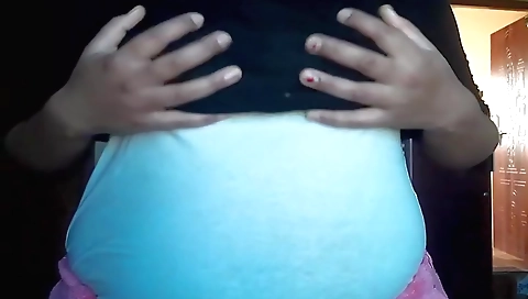 Indian chick masturbates on bed for first time in the hd vid