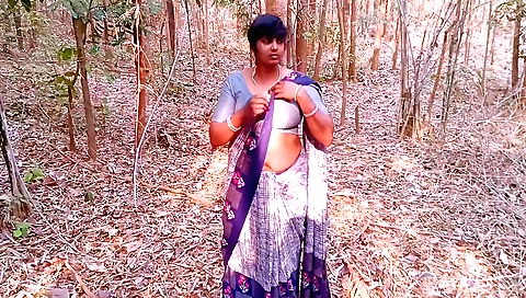 Indian pornstar in sexy indian costume in outdoor scene