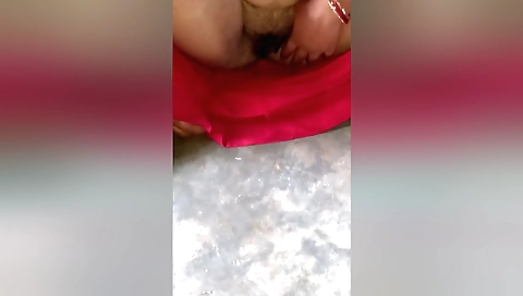 Sexy hairdresser in a sexy outfit makes an amateur sex vid