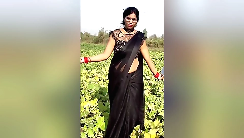 Indian girlfriend rides his cum in front of the camera