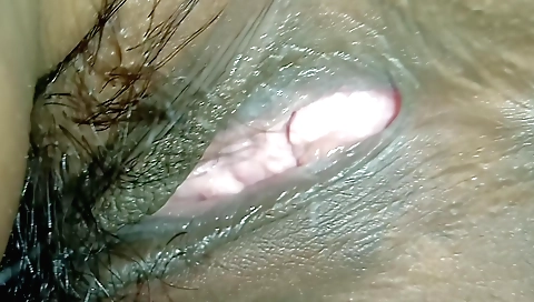 Indian hairy babe shows her hairy body in the video