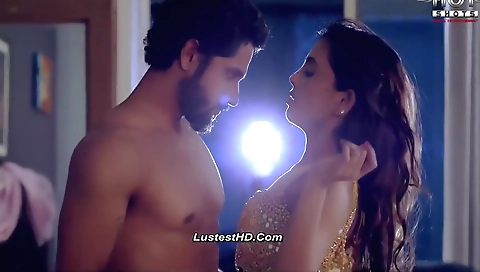 Indian lady is a big booty babe with big tits that loves to be banged