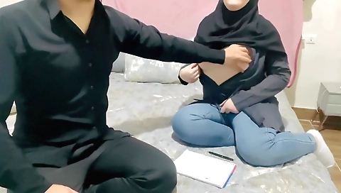 Indian brunette is giving a handjob in this amateur video