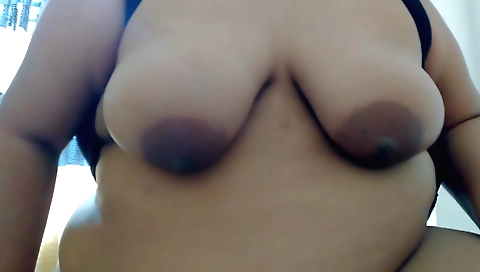 Indian woman is cumming in her pussy after she rubs and sticks